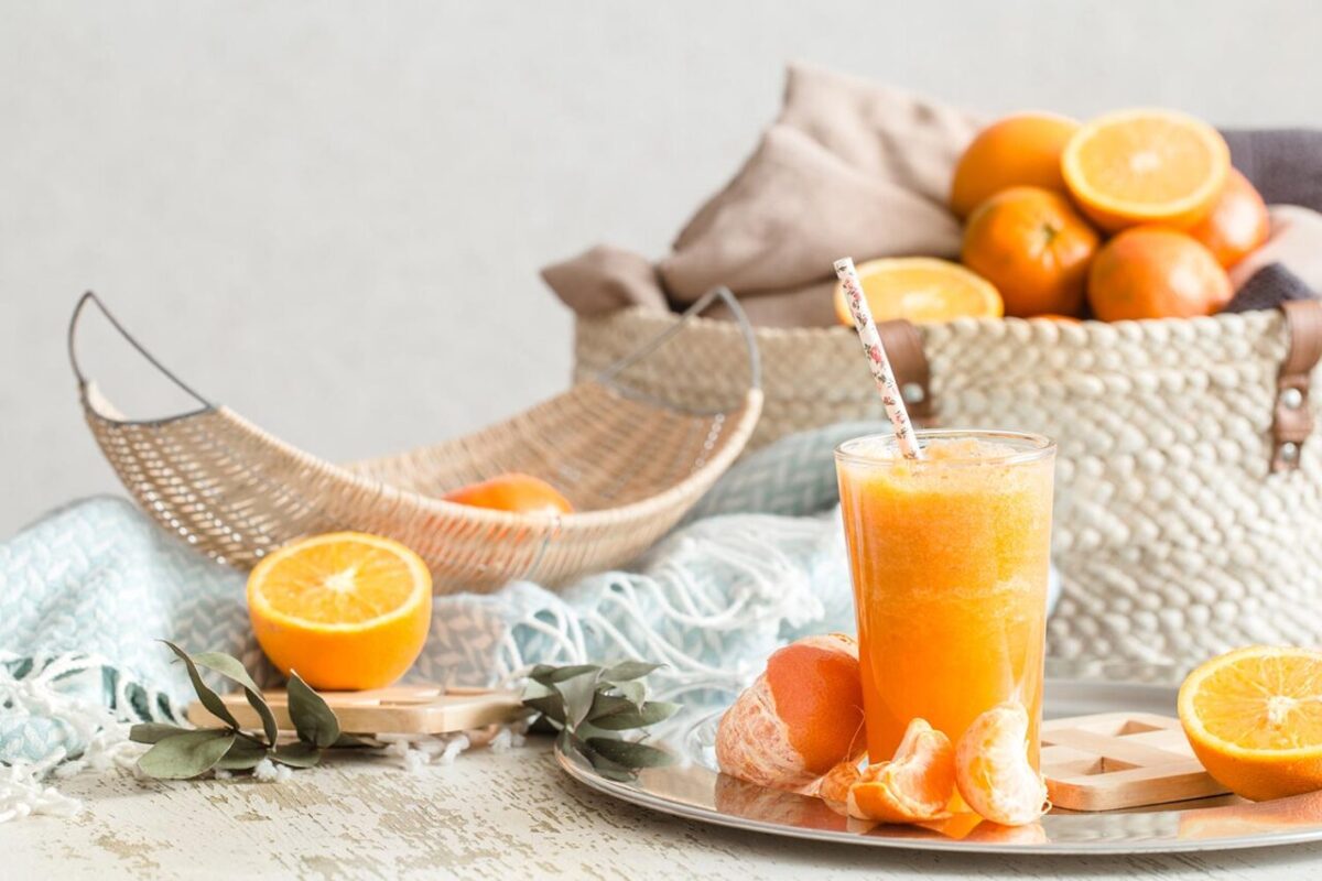 ¿Zumo de naranja o naranja entera? Descubre qué opción más saludable